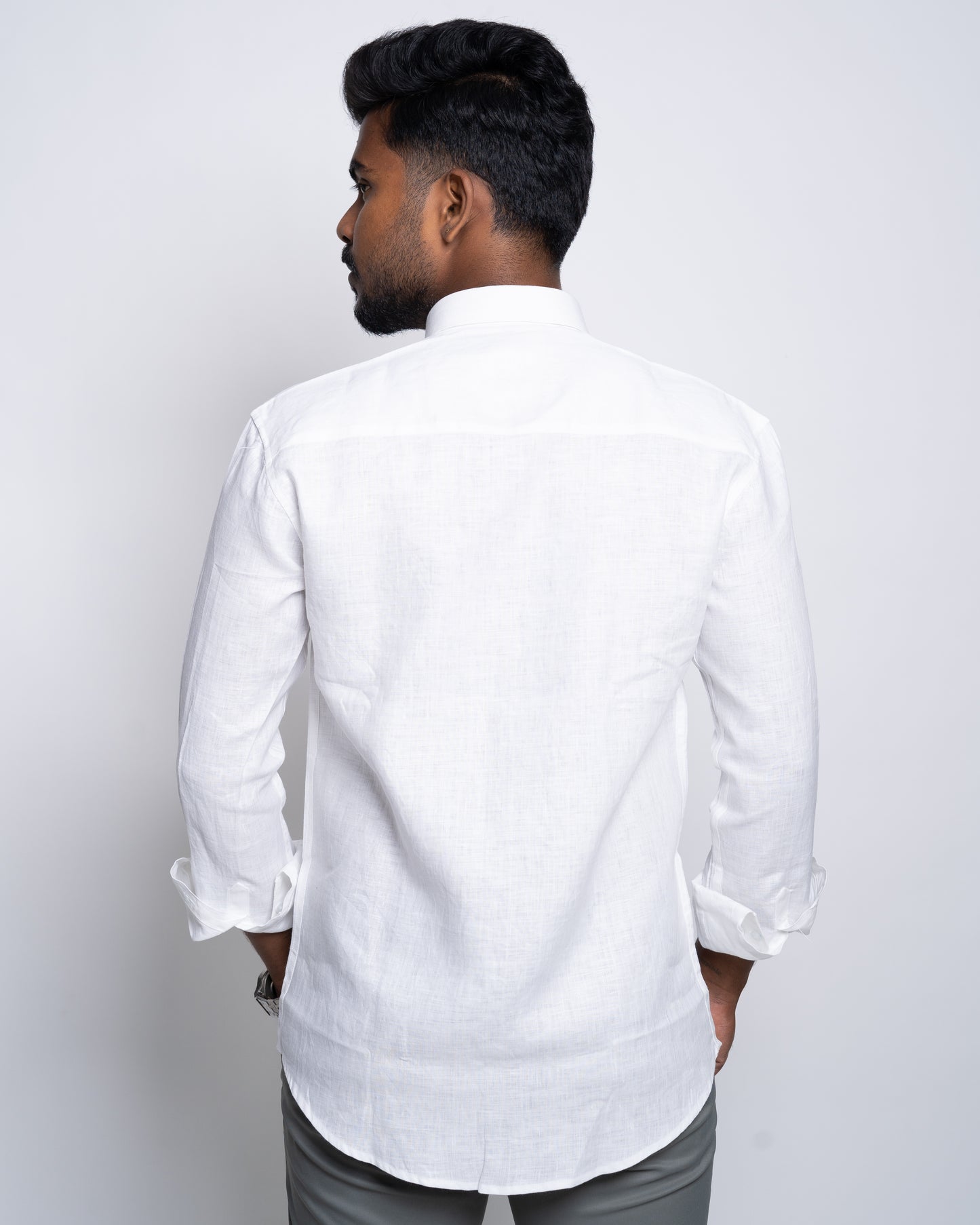 The Cambidrge Snow Classic Linen Shirt