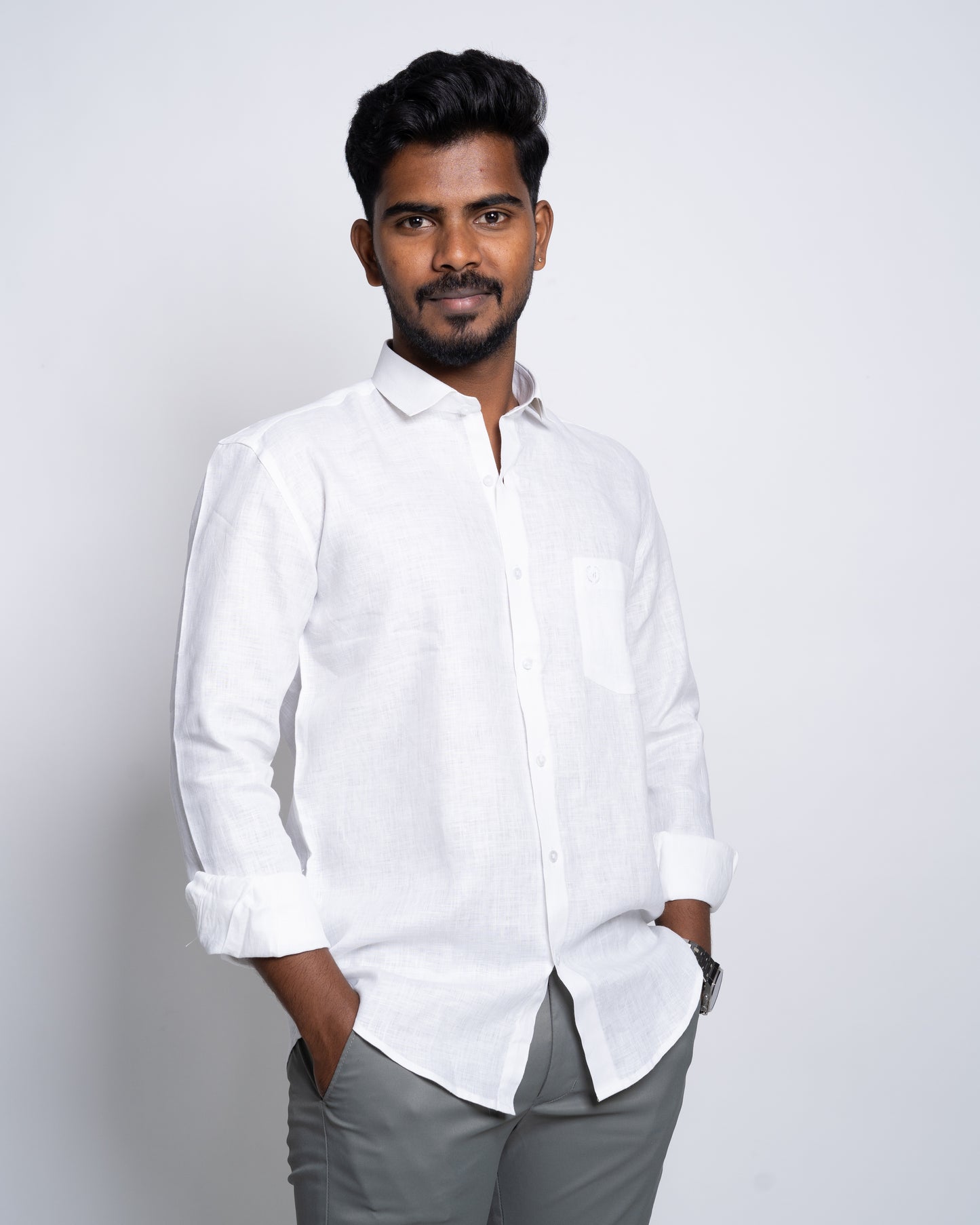 The Cambidrge Snow Classic Linen Shirt